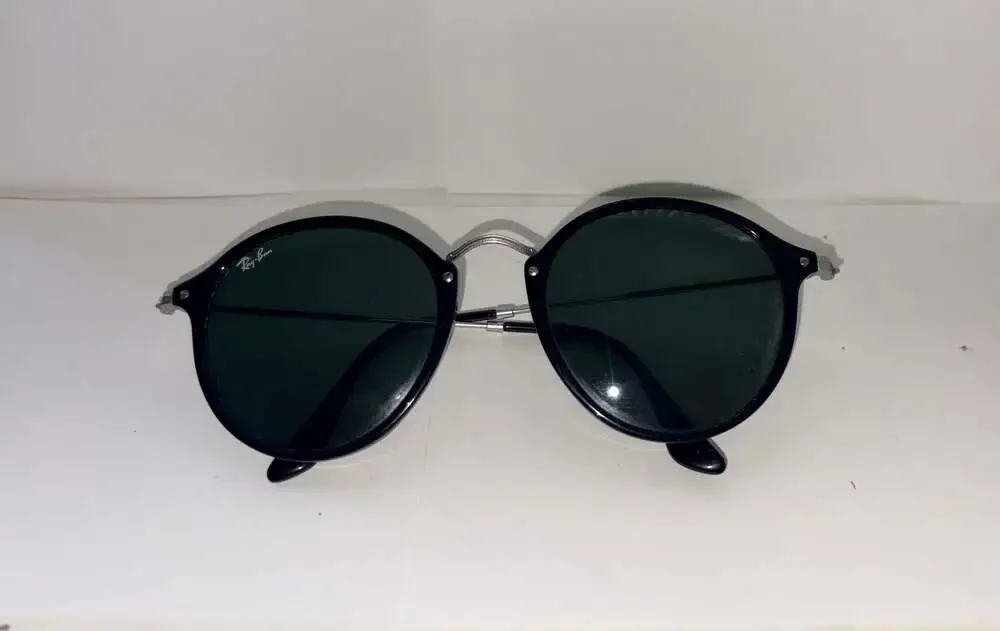 Ray-Ban RB2447 Round Fleck Sunglasses Black with case